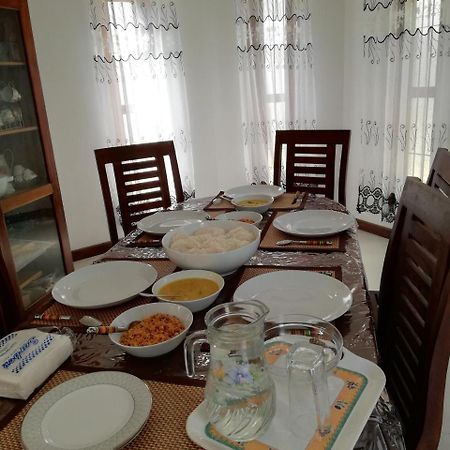 Bed and Breakfast Air Port 5 Minutes Super Clean Upul Negombo Zewnętrze zdjęcie