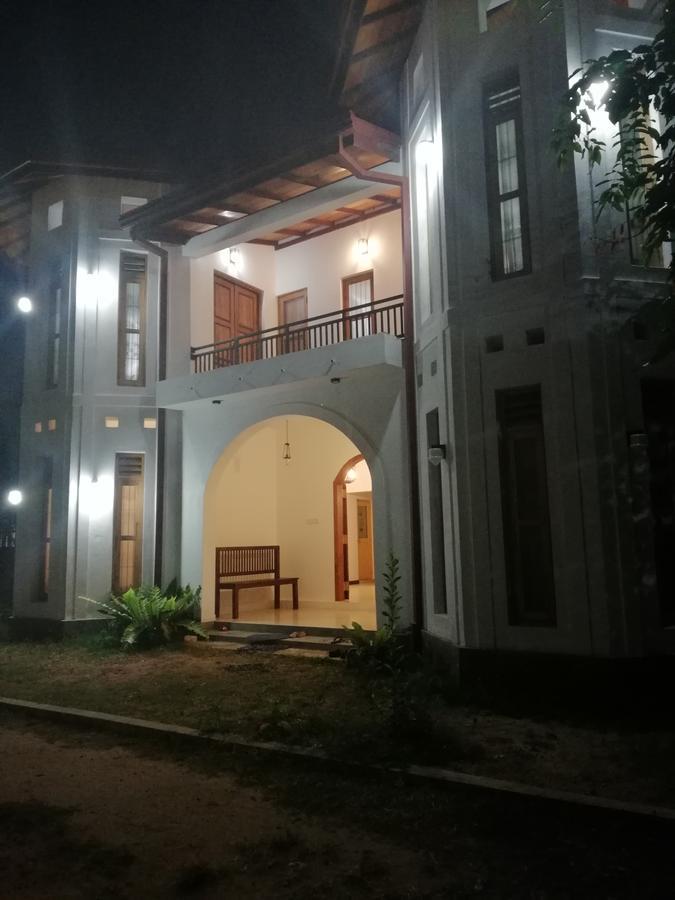 Bed and Breakfast Air Port 5 Minutes Super Clean Upul Negombo Zewnętrze zdjęcie