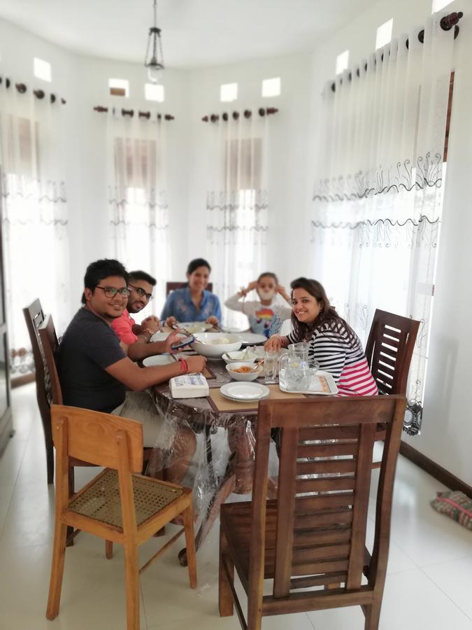 Bed and Breakfast Air Port 5 Minutes Super Clean Upul Negombo Zewnętrze zdjęcie