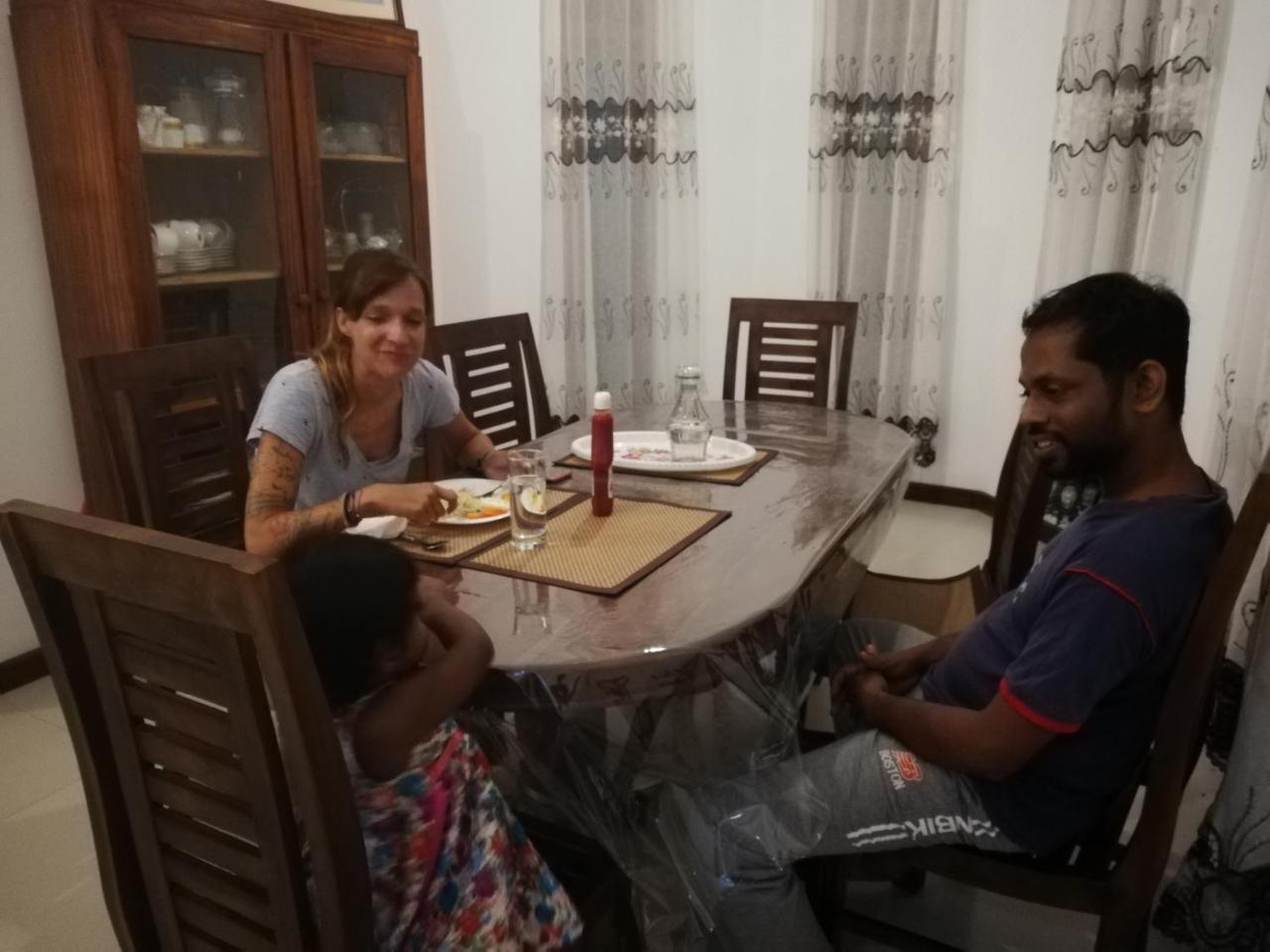 Bed and Breakfast Air Port 5 Minutes Super Clean Upul Negombo Zewnętrze zdjęcie